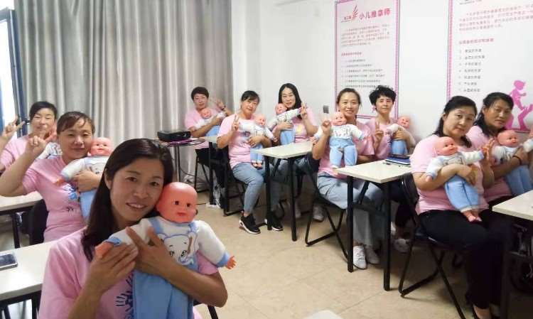 專(zhuān)業(yè)家政服務(wù)首選 大連愛(ài)之翼家政服務(wù)